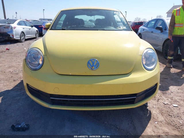 44808275 :رقم المزاد ، 3VWJP7AT6CM604698 vin ، 2012 Volkswagen Beetle 2.5l مزاد بيع