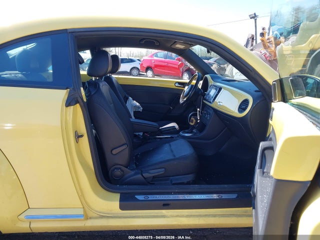 44808275 :رقم المزاد ، 3VWJP7AT6CM604698 vin ، 2012 Volkswagen Beetle 2.5l مزاد بيع