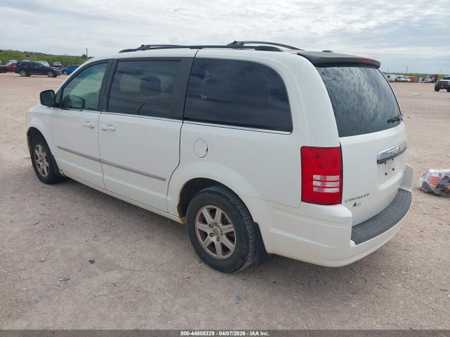 2010 CHRYSLER TOWN & COUNTRY 2A4RR8D16AR449862 Photo 2
