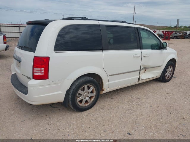 2010 CHRYSLER TOWN & COUNTRY 2A4RR8D16AR449862 Photo 3