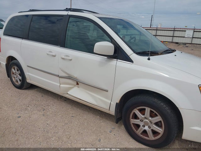2010 CHRYSLER TOWN & COUNTRY 2A4RR8D16AR449862 Photo 5