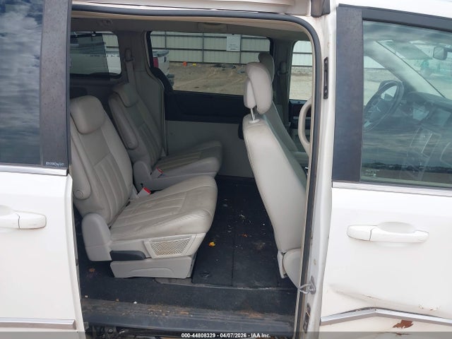 2010 CHRYSLER TOWN & COUNTRY 2A4RR8D16AR449862 Photo 7