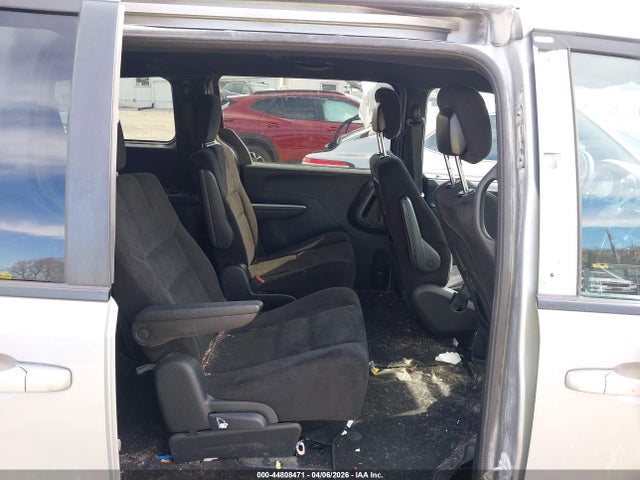 2C4RDGBG7FR523044 Dodge Grand Caravan Se