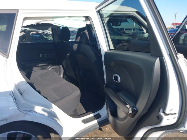 KNDJX3A53F7163351 KIA Soul !
