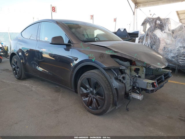 2024 Tesla Model Y Long Range Single Motor Rear-wheel Drive/rwd მანქანა იყიდება აუქციონზე, vin: 7SAYGDED3RF105411, აუქციონის ნომერი: 44808530