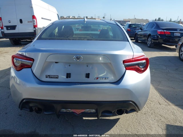 Toyota 86 2017 JF1ZNAA15H8702629 Image 16