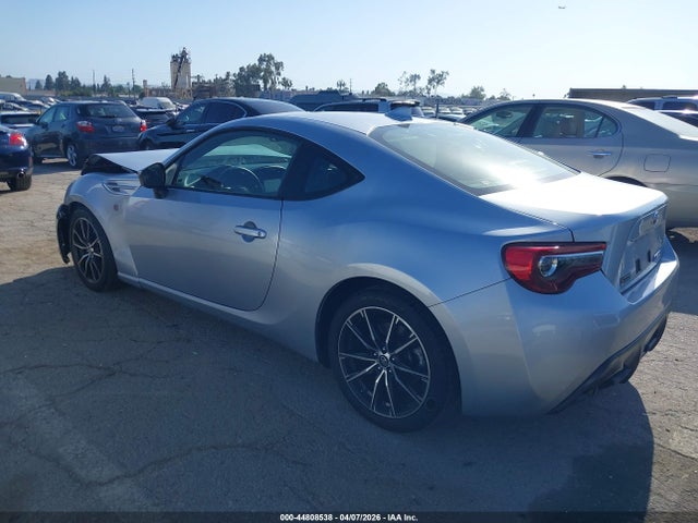 Toyota 86 2017 JF1ZNAA15H8702629 Image 3
