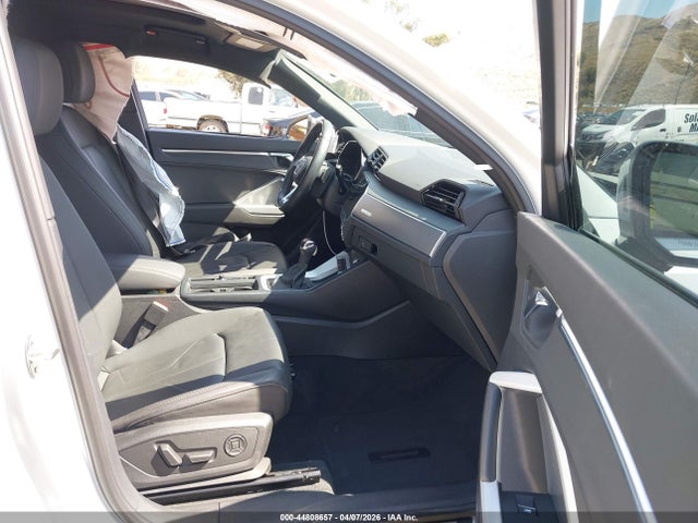 44808657 :رقم المزاد ، WA1EECF36M1064676 vin ، 2021 Audi Q3 Premium Plus 45 Tfsi S Line Quattro Tiptronic مزاد بيع