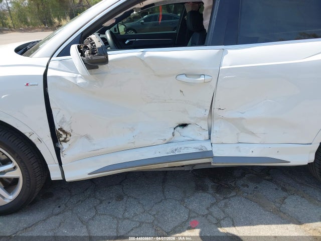 44808657 :رقم المزاد ، WA1EECF36M1064676 vin ، 2021 Audi Q3 Premium Plus 45 Tfsi S Line Quattro Tiptronic مزاد بيع