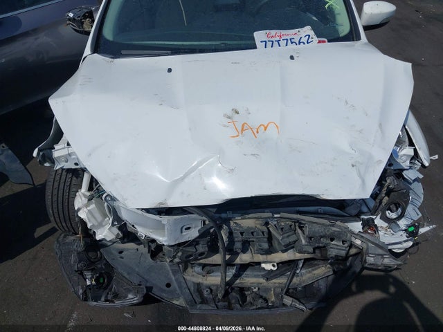 Ford FOCUS SE 2017 1FADP3F25HL325329 Image 10