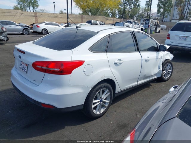 Ford FOCUS SE 2017 1FADP3F25HL325329 Image 4