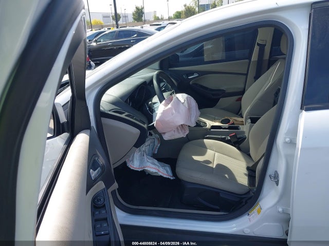 Ford FOCUS SE 2017 1FADP3F25HL325329 Image 5