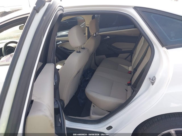Ford FOCUS SE 2017 1FADP3F25HL325329 Image 8