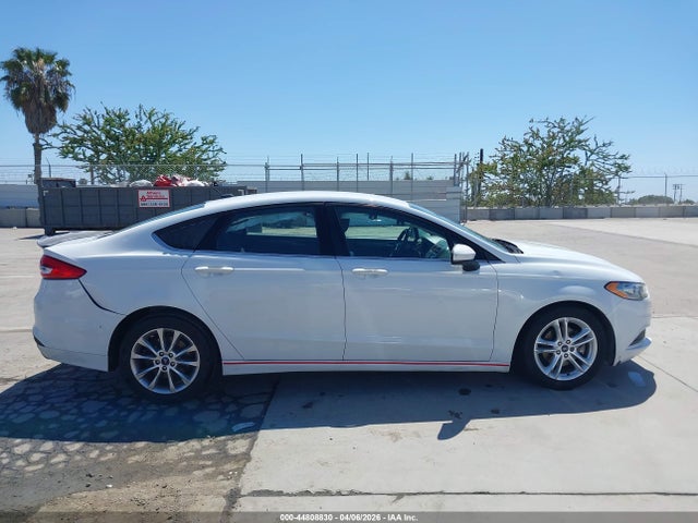 3FA6P0LU5HR358068 Ford Fusion Hybrid Se