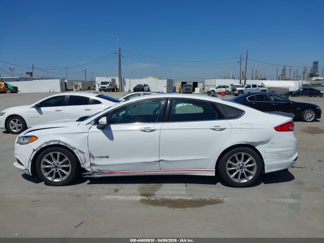 3FA6P0LU5HR358068 Ford Fusion Hybrid Se