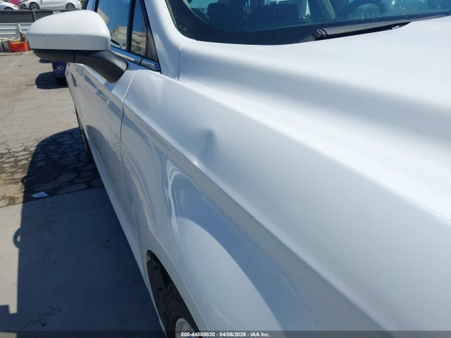 3FA6P0LU5HR358068 Ford Fusion Hybrid Se