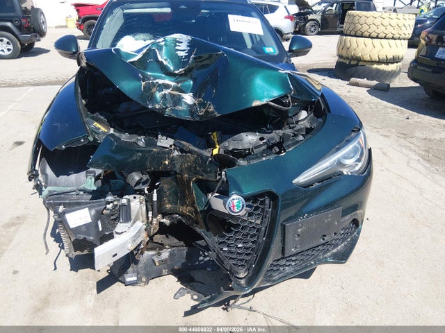 44808832 :رقم المزاد ، ZASFAKBN5J7C07298 vin ، 2018 Alfa Romeo Stelvio Ti Awd مزاد بيع