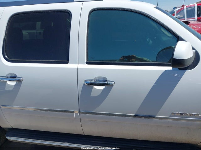 2013 Gmc Yukon Xl 1500 Denali მანქანა იყიდება აუქციონზე, vin: 1GKS2MEFXDR375522, აუქციონის ნომერი: 44808833