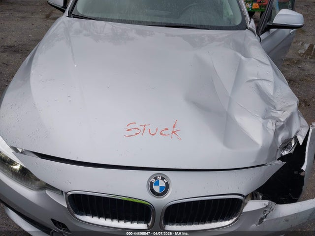 2016 Bmw 320i მანქანა იყიდება აუქციონზე, vin: WBA8E1G54GNT35705, აუქციონის ნომერი: 44808847