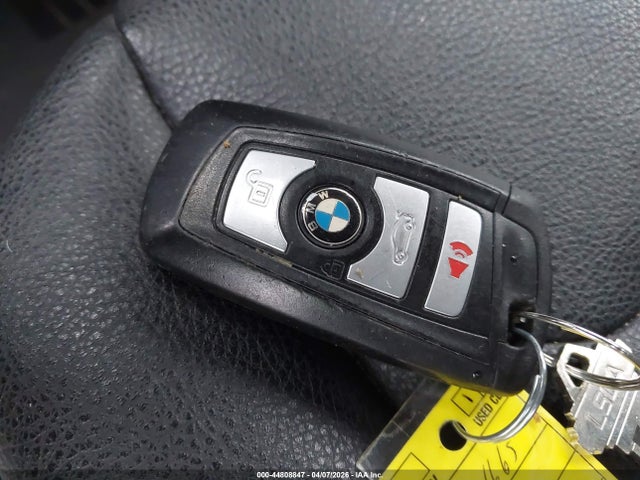 2016 Bmw 320i მანქანა იყიდება აუქციონზე, vin: WBA8E1G54GNT35705, აუქციონის ნომერი: 44808847