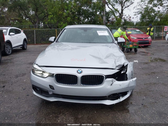 2016 Bmw 320i მანქანა იყიდება აუქციონზე, vin: WBA8E1G54GNT35705, აუქციონის ნომერი: 44808847