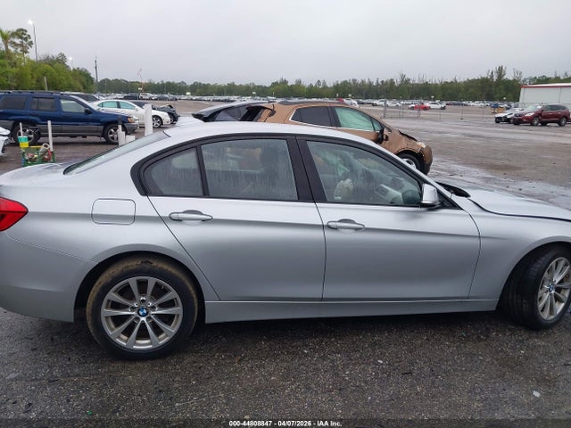 2016 Bmw 320i მანქანა იყიდება აუქციონზე, vin: WBA8E1G54GNT35705, აუქციონის ნომერი: 44808847