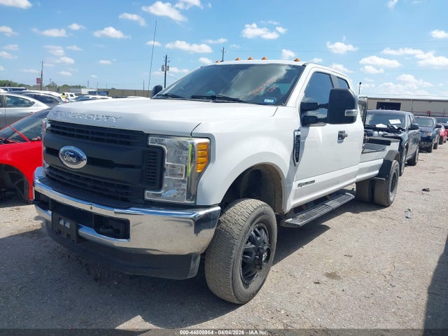 Продажа на аукционе авто 2017 Ford F-350 Xl, vin: 1FT8X3DT1HEE13886, номер лота: 44808954