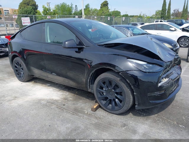 Tesla Model Y Long Range Single Motor Rear-wheel Drive/rwd 2024 7SAYGDED2RF054631 main image