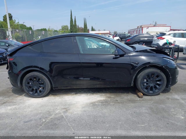 Продаж на аукціоні авто 2024 Tesla Model Y Long Range Single Motor Rear-wheel Drive/rwd, vin: 7SAYGDED2RF054631, номер лоту: 44808978