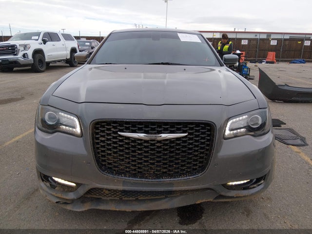 44808991 :رقم المزاد ، 2C3CCAGG5HH588731 vin ، 2017 Chrysler 300 300s Awd مزاد بيع