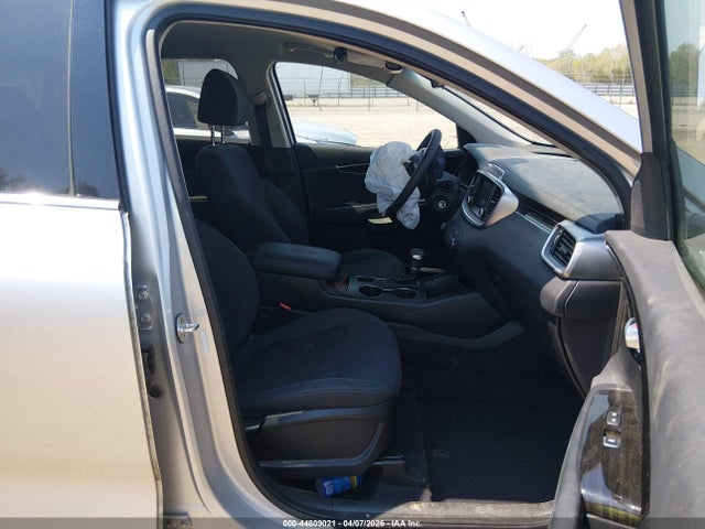 Продажа на аукционе авто 2019 Kia Sorento 2.4l L, vin: 5XYPG4A36KG577798, номер лота: 44809021