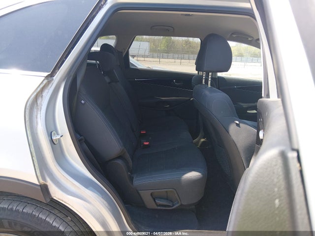 Продажа на аукционе авто 2019 Kia Sorento 2.4l L, vin: 5XYPG4A36KG577798, номер лота: 44809021