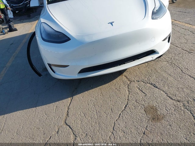 Продаж на аукціоні авто 2024 Tesla Model Y Long Range Dual Motor All-wheel Drive, vin: 7SAYGDEE7RF190536, номер лоту: 44809063