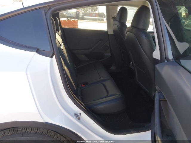 Продаж на аукціоні авто 2024 Tesla Model Y Long Range Dual Motor All-wheel Drive, vin: 7SAYGDEE7RF190536, номер лоту: 44809063
