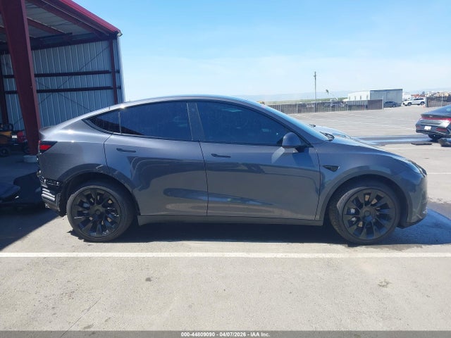 Продажа на аукционе авто 2022 Tesla Model Y Long Range Dual Motor All-wheel Drive, vin: 7SAYGDEE5NF403168, номер лота: 44809090