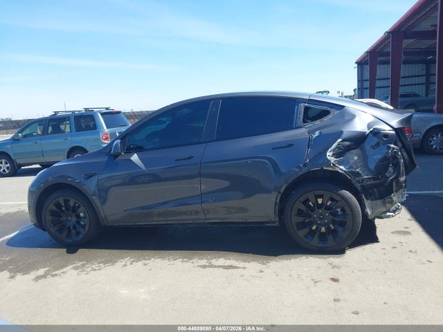 Продажа на аукционе авто 2022 Tesla Model Y Long Range Dual Motor All-wheel Drive, vin: 7SAYGDEE5NF403168, номер лота: 44809090