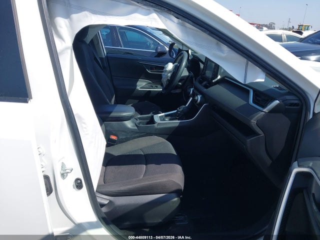 Toyota RAV4 LE 2020 JTMK1RFV9LD059574 Image 5