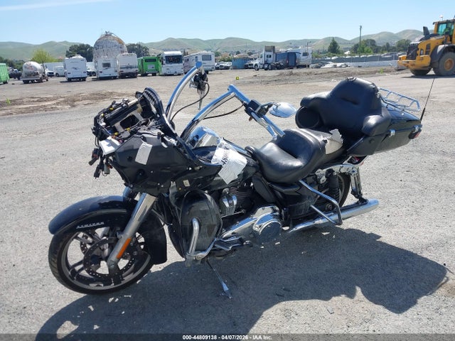 Harley-Davidson FLTRK 2020 1HD1KZF26LB625845 Image 2