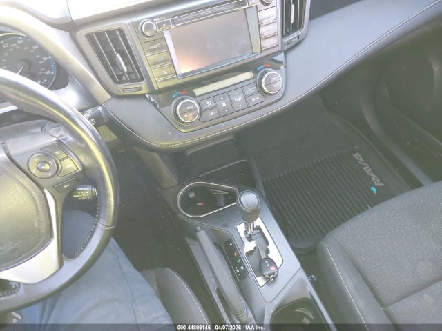 JTMWFREVXJJ182612 Toyota Rav4 Xle