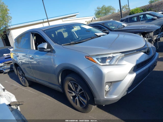 JTMWFREVXJJ182612 Toyota Rav4 Xle