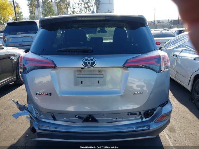 JTMWFREVXJJ182612 Toyota Rav4 Xle