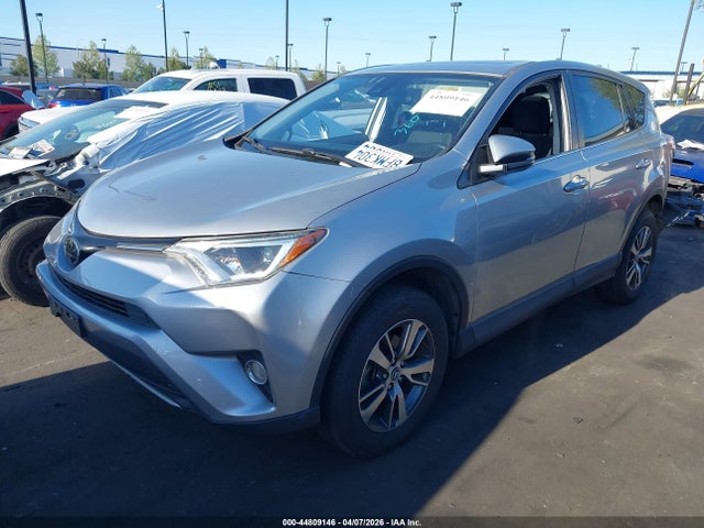 JTMWFREVXJJ182612 Toyota Rav4 Xle