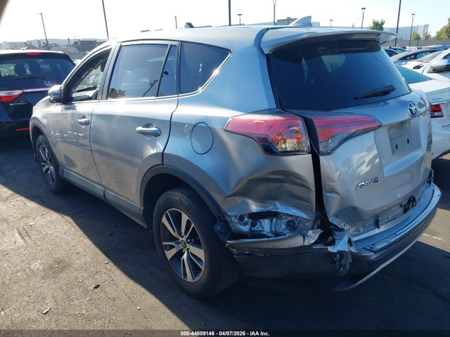 JTMWFREVXJJ182612 Toyota Rav4 Xle
