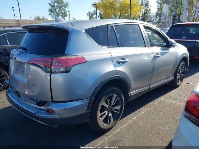 JTMWFREVXJJ182612 Toyota Rav4 Xle