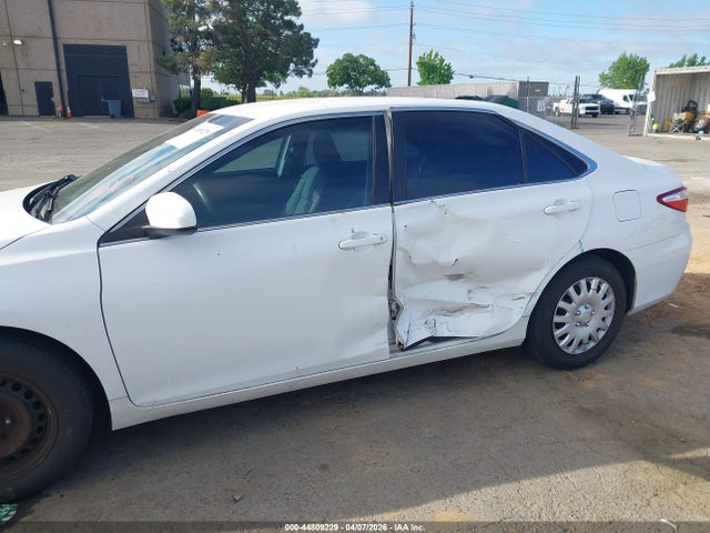Toyota CAMRY LE 2015 4T1BF1FK4FU008279 Image 6