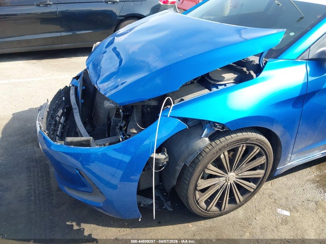 5NPD84LF1JH294451 Hyundai ELANTRA SEL