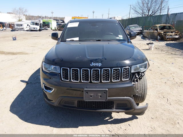 1C4RJEAG2JC168493 Jeep Grand Cherokee Laredo E 4x2