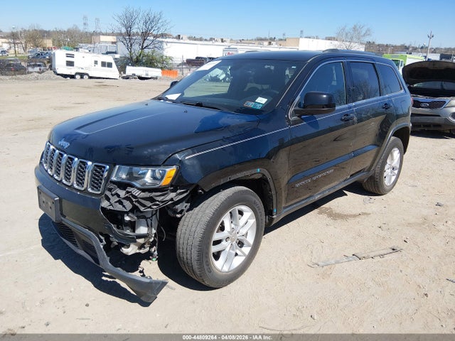 1C4RJEAG2JC168493 Jeep Grand Cherokee Laredo E 4x2