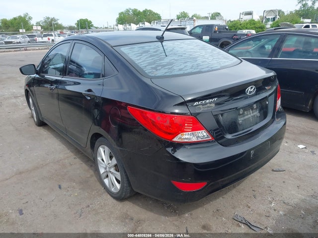 2013 HYUNDAI ACCENT KMHCU4AE7DU461497 Photo 2
