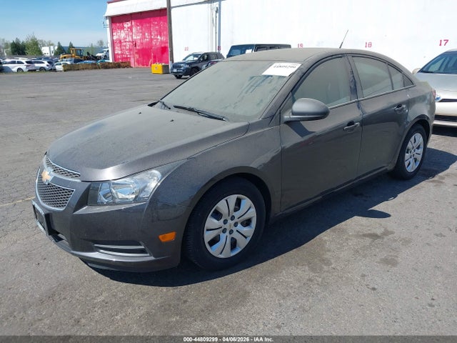 1G1PA5SG8E7148245 Chevrolet Cruze Ls Auto